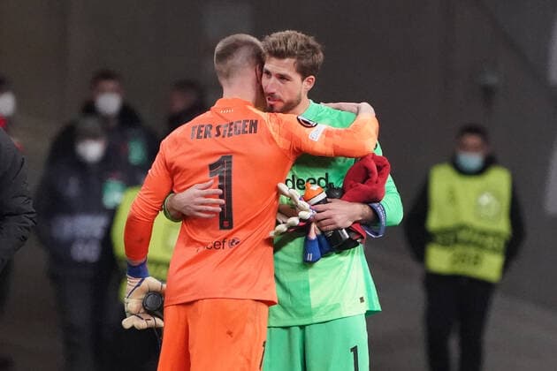Goalkeeper Marc Andre ter Stegen FC Barcelona, Barca with goalkeeper Kevin Trapp Eintracht Frankfurt Frankfurt 07 04 2022 Eintracht Frankfurt vs FC Barcelona, UEFA Europa League, quarterfinals, first leg