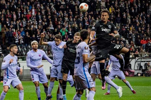 UEFA Europa League, Eintracht Frankfurt vs FC Barcelona, Deutsche Bank Park, Frankfurt, 07 04 2022 Tuta Eintracht Frankfurt 35 Kristijan Jakic Eintracht Frankfurt 6 , Eintracht Frankfurt vs FC Barcelona, Frankfurt, Deutsche Bank Park, 7 4 2022 Copyright: xBEAUTIFULxSPORTS Gawlikx