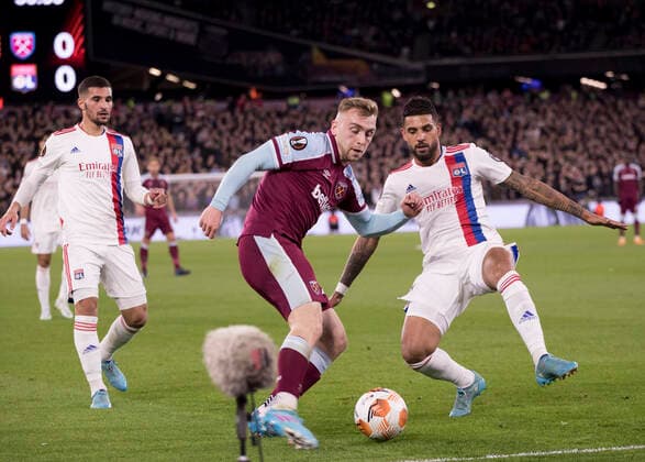 West Ham United v Olympique Lyonnais - UEFA Europa League Jarrod Bowen of West Ham controls the ball during the UEFA Europa League Quarter Final match between West Ham United and Olympique Lyonnais at the London Stadium, Stratford on Thursday 7th April 2022. London Greater London United Kingdom  Copyright: xMIxNewsx originalFilename:fletcher-westhamu220407_npE9N.jpg