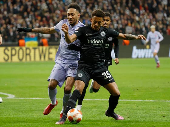 07 04 2022, football, Europa League, quarterfinals, Eintracht Frankfurt FC Barcelona, GER, Frankfurt am Main, Deutsche Bank Park picture v li Pierre Emerick Aubameyang FC Barcelona and Tuta Eintracht Frankfurt Copyright: HMBxMedia xHeikoxBecker