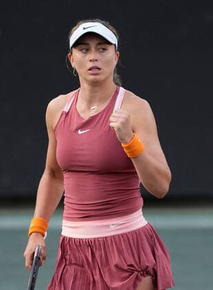 Sport Bilder des Tages April 7, 2022: Paula Badosa (ESP) defeated Claire Liu (USA) 3-6, 7-6, 6-1, at the CreditOne Charleston Open being played at Family Circle Tennis Center in Charleston, South Carolina USA Tennisclix CSM Charleston USA - ZUMAc04_ 20220407_zaf_c04_097 Copyright: xLesliexBillmanx