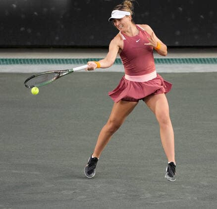 April 7, 2022: Paula Badosa (ESP) defeated Claire Liu (USA) 3-6, 7-6, 6-1, at the CreditOne Charleston Open being played at Family Circle Tennis Center in Charleston, South Carolina USA Tennisclix CSM Charleston USA - ZUMAc04_ 20220407_zaf_c04_095 Copyright: xLesliexBillmanx