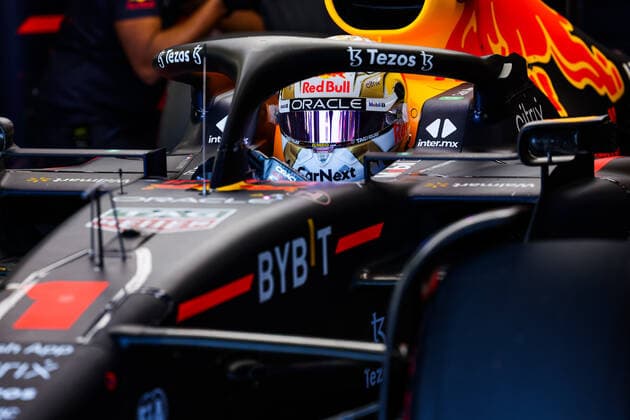 01 VERSTAPPEN Max (nld), Red Bull Racing RB18, action during the Formula 1 Heineken Australian Grand Prix 2022, 3rd round of the 2022 FIA Formula One World Championship, WM, Weltmeisterschaft on the Albert Park Circuit, from April 8 to 10, 2022 in Melbourne, Australia - F1 - AUSTRALIAN GRAND PRIX 2022 DPPI Panoramic  20220408_GOOD5041