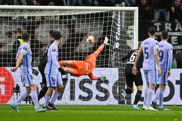 Marc Andre ter Stegen 1 FC Barcelona gets the goal to 1 0 by Ansgar Knauff 36 Eintracht Frankfurt , Eintracht Frankfurt vs FC Barcelona, Europa League, quarterfinals, first leg, 07 04 2022 Copyright: xkolbert-press MarcxNiemeyerx