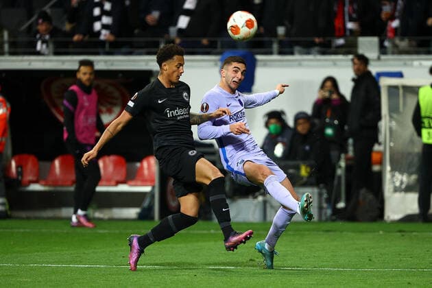 Frankfurt am Main, 07 04 2022 xjfx football UEFA Europa League, Eintracht Frankfurt FC Barcelona emspor, emonline, v l , Lucas Silva Melo TUTA Eintracht Frankfurt , Ferran Torres FC Barcelona , duel, action, action, Battles for the Ball Copyright: JoaquimxFerreira