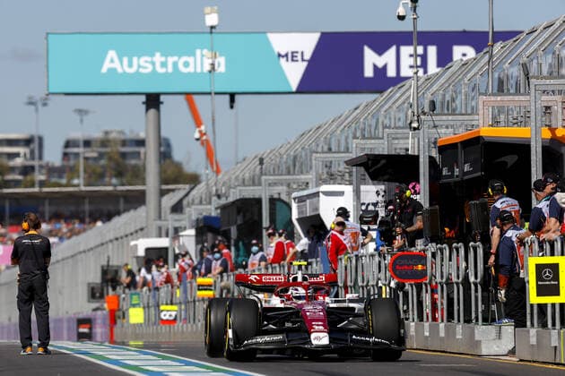 24 ZHOU Guanyu (chi), Alfa Romeo F1 Team ORLEN C42, action during the Formula 1 Heineken Australian Grand Prix 2022, 3rd round of the 2022 FIA Formula One World Championship, WM, Weltmeisterschaft on the Albert Park Circuit, from April 8 to 10, 2022 in Melbourne, Australia - F1 - AUSTRALIAN GRAND PRIX 2022 DPPI Panoramic  F12022GP03SAUS_JK287706