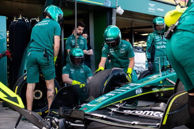 Pitstop Practice Aston Martin Aramco Cognizant F1 Team, AUS, Formula 1 Australian Grand Prix, Albert Park Circuit Melbourne, Free Practice, 08 04 2022 AUS, Formula 1 Australian Grand Prix, Albert Park Circuit Melbourne, Free Practice, 08 04 2022 Melbourne Copyright: xEibner Memmlerx EP_MMR
