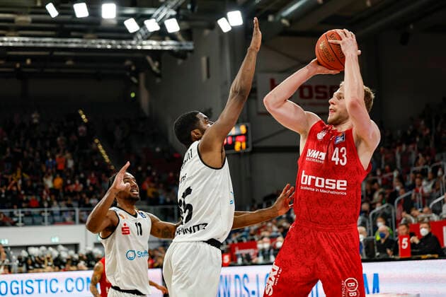 right Christian Sengfelder Brose Bamberg, 43 Brose Bamberg Niners Chemnitz easyCredit BBL Basketball Bundesliga Season 2021 22 Matchday 29, 08 04 2022 Bamberg, Brose Arena Photo Daniel Löb Loeb Copyright: DanielxLöb