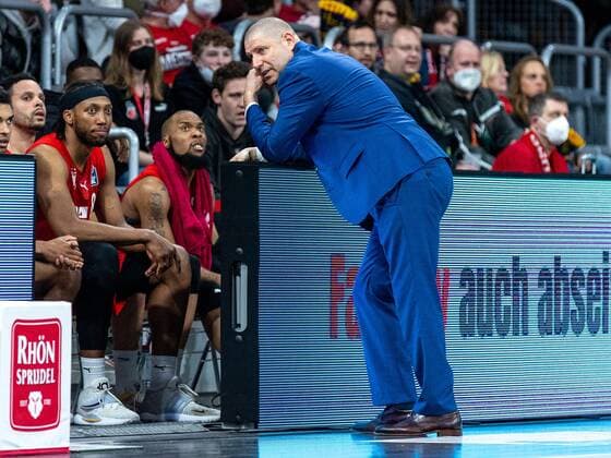 Oren Amiel Brose Bamberg, coach , disappointed, disappointment, desperate, despair, Brose Bamberg vs Niners Chemnitz, basketball, easyCredit BBL, 29 matchday, 08 04 2022 Brose Bamberg vs Niners Chemnitz, basketball, easyCredit BBL, 29 matchday, 08 04 2022 Bamberg Copyright: xEIBNER GuenerxSantemizx EP_GSZ