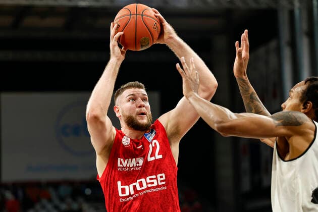 left Martinas giving Brose Bamberg, 22 Brose Bamberg Niners Chemnitz easyCredit BBL Basketball Bundesliga season 2021 22 matchday 29, 08 04 2022 Bamberg, Brose Arena photo Daniel Löb Loeb Copyright: DanielxLöb