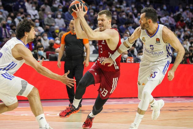 April 8, 2022, MADRID, MADRID, SPAIN: Sergio Llull Melia of Real Madrid, Andreas Obst of FC Bayern Munchen and Rodolfo Fernandez Farres Rudy of Real Madrid in action during Turkish Airlines Euroleague basketball match between Real Madrid and of FC Bayern Munchen at Wizink Center on April 08, 2022 in Madrid, Spain. MADRID SPAIN - ZUMAa181 20220408_zaa_a181_018 Copyright: xIrinaxR.xHipolitox