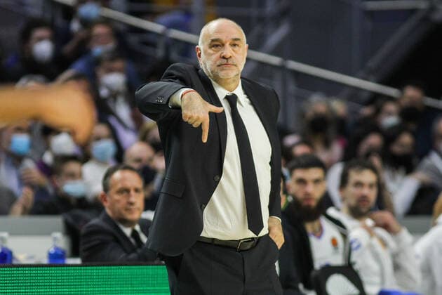 April 8, 2022, MADRID, MADRID, SPAIN: Pablo Laso, head coach of Real Madrid gestures during Turkish Airlines Euroleague basketball match between Real Madrid and of FC Bayern Munchen at Wizink Center on April 08, 2022 in Madrid, Spain. MADRID SPAIN - ZUMAa181 20220408_zaa_a181_032 Copyright: xIrinaxR.xHipolitox