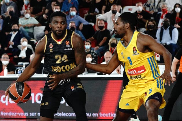 Yakuba Ouattara (AS Monaco) - Jaleen Smith (Alban Berlin) BASKETBALL : Monaco vs Alba Berlin - Euroleague - Monaco - 08 04 2022 NorbertScanella Panoramic 