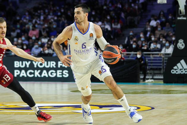 April 8, 2022, MADRID, MADRID, SPAIN: Alberto Abalde of Real Madrid in action during Turkish Airlines Euroleague basketball match between Real Madrid and of FC Bayern Munchen at Wizink Center on April 08, 2022 in Madrid, Spain. MADRID SPAIN - ZUMAa181 20220408_zaa_a181_058 Copyright: xIrinaxR.xHipolitox