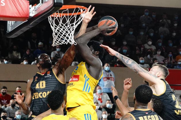 Will Thomas (AS Monaco) - Christ Koumadje (Alban Berlin) BASKETBALL : Monaco vs Alba Berlin - Euroleague - Monaco - 08 04 2022 NorbertScanella Panoramic 