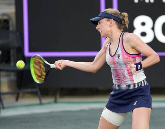 April 8, 2022: Ekaterina Alexandrova (RUS) defeated Magda Linette (POL) 6-0, 6-2, at the CreditOne Charleston Open being played at Family Circle Tennis Center in Charleston, South Carolina USA Tennisclix CSM Charleston USA - ZUMAc04_ 20220408_zaf_c04_109 Copyright: xLesliexBillmanx
