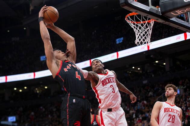 April 8, 2022, Toronto, ON, CANADA: Toronto Raptors Scottie Barnes (left) takes a rebound from Houston Rockets Kevin Porter Jr. during first half NBA, Basketball Herren, USA basketball action in Toronto on Friday, April 8, 2022. Scottie Barnes; Kevin Porter Jr.  - ZUMAc35_ 20220408_zaf_c35_084 Copyright: xChrisxYoungx