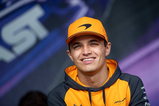 Lando Norris UK, McLaren F1 Team 4 on stage in Fan Zone, AUS, Formula 1 Australian Grand Prix, Albert Park Circuit Melbourne, Qualifying Day, 09 04 2022 AUS, Formula 1 Australian Grand Prix, Albert Park Circuit Melbourne, Qualifying Day, 09 04 2022 Copyright: xEibner Memmlerx EP_MMR