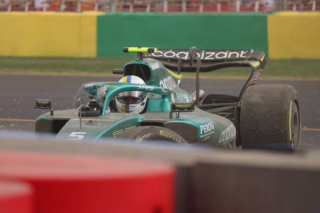 FORMULA 1 ROLEX AUSTRALIAN GRAND PRIX 2022 09 04 2022, Albert Park, Melbourne, FORMULA 1 ROLEX AUSTRALIAN GRAND PRIX 2022 , in picture accident of Sebastian Vettel DEU , Aston Martin Aramco Cognizant Formula One Team nordphotoxGmbHx xBratic nph00250