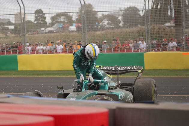FORMULA 1 ROLEX AUSTRALIAN GRAND PRIX 2022 09 04 2022, Albert Park, Melbourne, FORMULA 1 ROLEX AUSTRALIAN GRAND PRIX 2022 , in picture accident of Sebastian Vettel DEU , Aston Martin Aramco Cognizant Formula One Team nordphotoxGmbHx xBratic nph00250