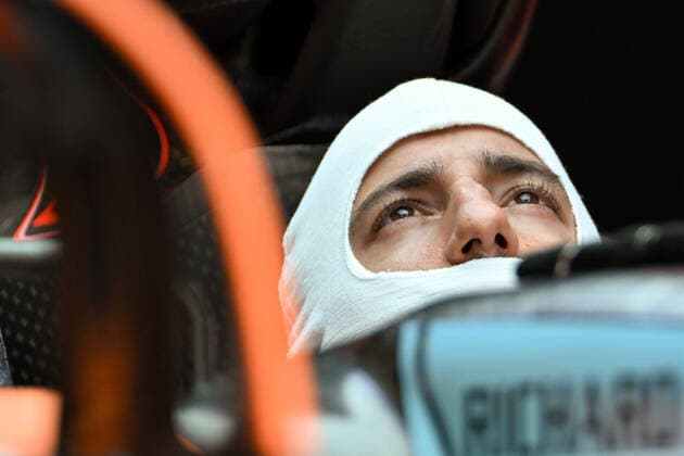 April 9, 2022, Melbourne, Australia: Daniel Ricciardo (AUS) 3 from the McLaren F1 team prepares for practice session 3 at the 2022 Australian Formula One Grand Prix at Albert Park, Melbourne, Australia. Melbourne Australia - ZUMAl303 20220409_zaf_l303_034 Copyright: xSydneyxLowx