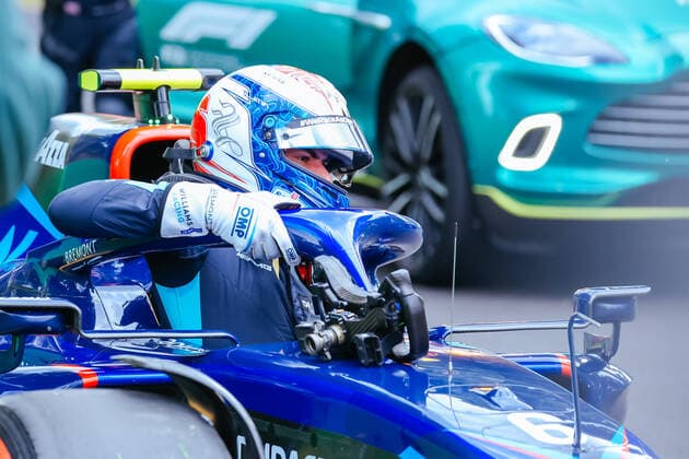 April 9, 2022, Melbourne, Victoria, Australia: MELBOURNE, AUSTRALIA - APRIL 9: Nicholas Latifi of Wiliams Racing crashes in qualifying at the 2022 Australian Formula 1 Grand Prix on 9th April 2022 Melbourne Australia - ZUMAp121 20220409_zsp_p121_002 Copyright: xChrisxPutnamx