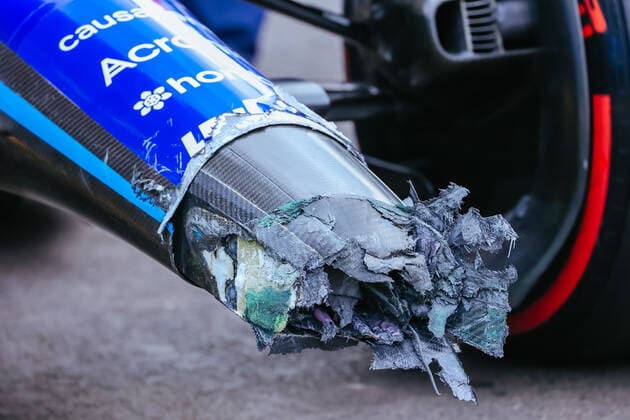 April 9, 2022, Melbourne, Victoria, Australia: MELBOURNE, AUSTRALIA - APRIL 9: Nicholas Latifi of Wiliams Racing crashes in qualifying at the 2022 Australian Formula 1 Grand Prix on 9th April 2022 Melbourne Australia - ZUMAp121 20220409_zsp_p121_008 Copyright: xChrisxPutnamx