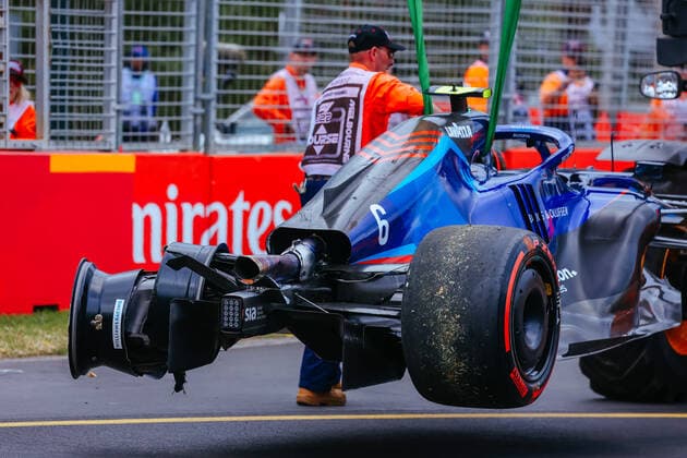 April 9, 2022, Melbourne, Victoria, Australia: MELBOURNE, AUSTRALIA - APRIL 9: Nicholas Latifi of Wiliams Racing crashes in qualifying at the 2022 Australian Formula 1 Grand Prix on 9th April 2022 Melbourne Australia - ZUMAp121 20220409_zsp_p121_011 Copyright: xChrisxPutnamx