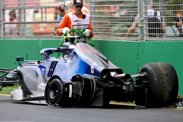 LATIFI Nicholas (can), Williams Racing FW44, action crash, accident, during the Formula 1 Heineken Australian Grand Prix 2022, 3rd round of the 2022 FIA Formula One World Championship, WM, Weltmeisterschaft on the Albert Park Circuit, from April 8 to 10, 2022 in Melbourne, Australia - F1 - AUSTRALIAN GRAND PRIX 2022 DPPI Panoramic  F12022GP03SAUS_JK293228