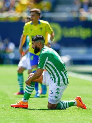 Mandatory Credit: Photo by Pressinphoto Shutterstock (12888148h) Nabil Fekir of Real Betis Cadiz CF v Real Betis, La Liga 2021-2022, date 31. Football, Nuevo Mirandilla Stadium, Cadiz, Spain - 9 Apr 2022 EDITORIAL USE ONLY No use with unauthorised audio, video, data, fixture lists (outside the EU), club league logos or live services. Online in-match use limited to 45 images (+15 in extra time). No use to emulate moving images. No use in betting, games or single club league player publications services. Cadiz CF v Real Betis, La Liga 2021-2022, date 31. Football, Nuevo Mirandilla Stadium, Cadiz, Spain - 9 Apr 2022 EDITORIAL USE ONLY No use with unauthorised audio, video, data, fixture lists (outside the EU), club league logos or live services. Online in-match use limited to 45 images (+15 in extra time). No use to emulate moving images. No use in betting, games or  Copyright: xPressinphoto Shutterstockx 12888148h