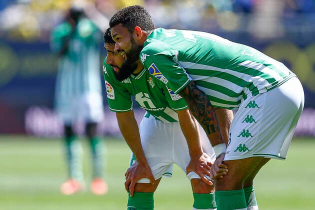 ESP: Cadiz CF-Real Betis. La Liga Santander Nabil Fekir, William Jose of Real Betis during the La Liga match between Cadiz CF and Real Betis played at Nuevo Mirandilla Stadium on April 9, 2022 in Cadiz, Spain. kpng Copyright: xAntonioxPozox xPRESSINPHOTOx AP_220409_004