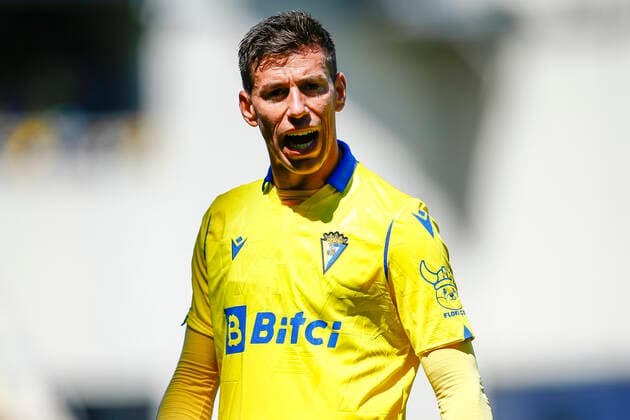 ESP: Cadiz CF-Real Betis. La Liga Santander Ruben Alcaraz of Cadiz CF during the La Liga match between Cadiz CF and Real Betis played at Nuevo Mirandilla Stadium on April 9, 2022 in Cadiz, Spain. kpng Copyright: xAntonioxPozox xPRESSINPHOTOx AP_220409_019