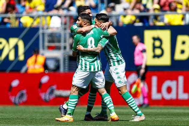 Mandatory Credit: Photo by Pressinphoto Shutterstock (12888148v) Nabil Fekir of Real Betis Cadiz CF v Real Betis, La Liga 2021-2022, date 31. Football, Nuevo Mirandilla Stadium, Cadiz, Spain - 9 Apr 2022 EDITORIAL USE ONLY No use with unauthorised audio, video, data, fixture lists (outside the EU), club league logos or live services. Online in-match use limited to 45 images (+15 in extra time). No use to emulate moving images. No use in betting, games or single club league player publications services. Cadiz CF v Real Betis, La Liga 2021-2022, date 31. Football, Nuevo Mirandilla Stadium, Cadiz, Spain - 9 Apr 2022 EDITORIAL USE ONLY No use with unauthorised audio, video, data, fixture lists (outside the EU), club league logos or live services. Online in-match use limited to 45 images (+15 in extra time). No use to emulate moving images. No use in betting, games or  Copyright: xPressinphoto Shutterstockx 12888148v