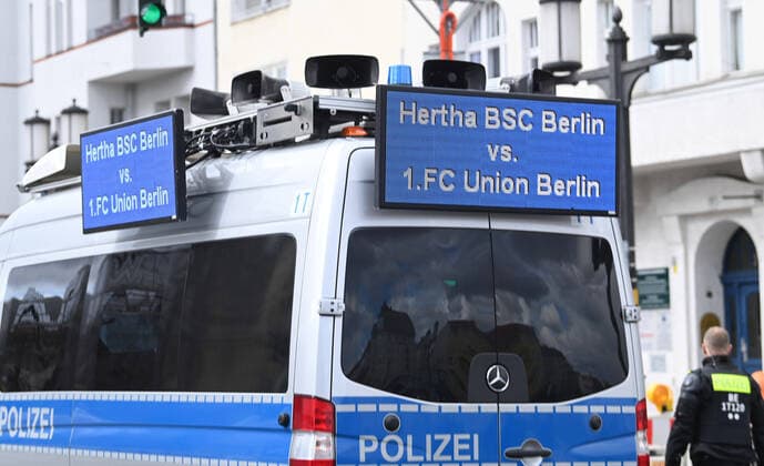 Football, men, 1 Bundesliga, season 2021 22, 29 match day , Hertha BSC 1 FC Union Berlin, police emergency vehicle, 09 04 2022, Copyright: xMatthiasxKochx