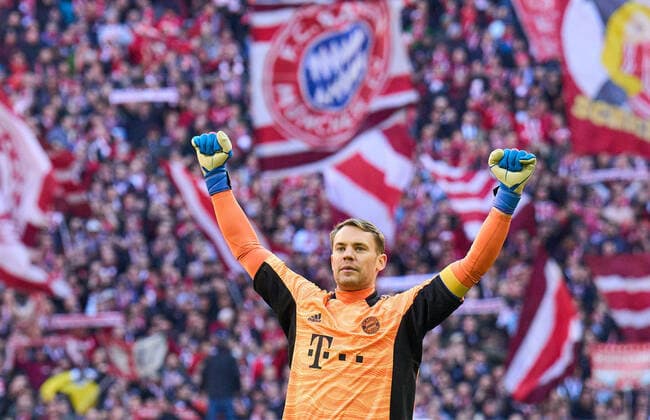 Bilder des Jahres 2022, Sport 04 April Sport Themen der Woche KW14 Manuel NEUER, goalkeeper FCB 1 celebrates after the match FC BAYERN MÜNCHEN - FC AUGSBURG 1.German Football League on April 09, 2022 in Munich, Germany. Season 2021 2022, matchday 29, 1.Bundesliga, FCB, München, 29.Spieltag. FCB,