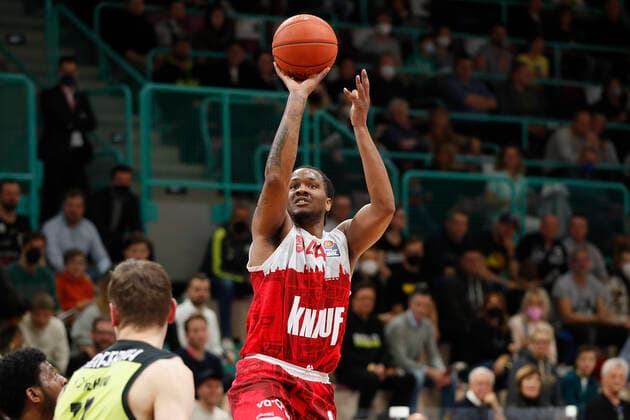 09 04 2022, medi Bayreuth vs s Oliver Wuerzburg, easyCredit BBL, 29 matchday, GER, Bayreuth, Oberfrankenhalle, In picture William Buford s Oliver Wuerzburg Copyright: HMBxMedia xJulienxBecker