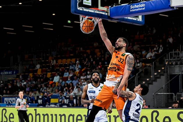 Waverly Austin 32, Wiha Panthers Schwenningen , Eisbaeren Bremerhaven WiHa Panthers Schwenningen, Basketball, Pro A, 09 04 2022, Eisbaeren Bremerhaven WiHa Panthers Schwenningen, Basketball, Pro A, 09 04 2022. Copyright: xJasminxWagner xEibner-Pressefotox EP_BHV