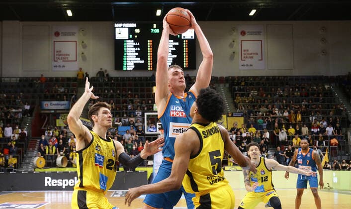 Ludwigsburg , Basketball easycredit BBL Bundesliga MHP Riesen Ludwigsburg vs Ratiopharm Ulm , Philipp Herkenhoff Ulm ,