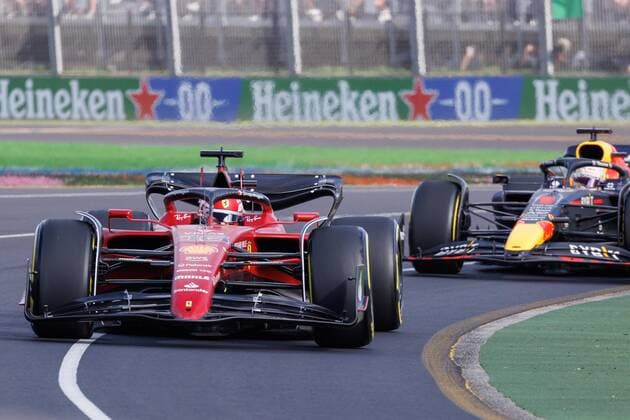 April 10, 2022, Melbourne, Australia: Charles Leclerc (MCO) 16 from the Scuderia Ferrari team leads the field into turn 1 of the 2022 Australian Formula One Grand Prix at Albert Park, Melbourne, Australia. Melbourne Australia - ZUMAl303 20220410_zaf_l303_001 Copyright: xSydneyxLowx