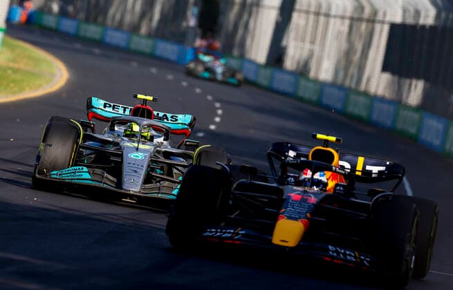 11 Sergio Perez MEX, Oracle Red Bull Racing , 44 Lewis Hamilton GBR, Mercedes AMG Petronas F1 Team , F1 Grand Prix of Australia at Melbourne Grand Prix Circuit on April 10, 2022 in Melbourne, Australia Photo by HOCH ZWEI Melbourne Australia