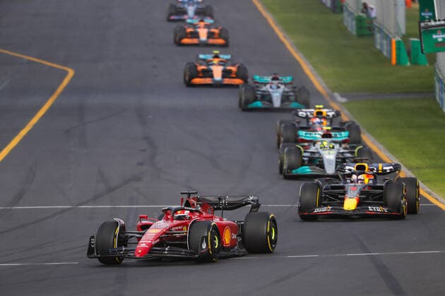 16 LECLERC Charles (mco), Scuderia Ferrari F1-75, action during the Formula 1 Heineken Australian Grand Prix 2022, 3rd round of the 2022 FIA Formula One World Championship, WM, Weltmeisterschaft on the Albert Park Circuit, from April 8 to 10, 2022 in Melbourne, Australia - F1 - AUSTRALIAN GRAND PRIX 2022 - RACE DPPI Panoramic  00122009__V2_0217