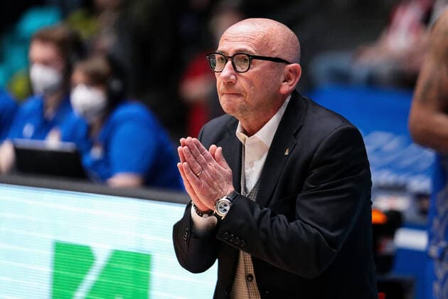 10 04 2022, xmkx, Basketball BBL Bundesliga, Fraport Skyliners Telekom Baskets Bonn v l Luca Dalmonte coach Fraport Skyliners DFL DFB REGULATIONS PROHIBIT ANY USE OF PHOTOGRAPHS as IMAGE SEQUENCES and or QUASI VIDEO emspor Frankfurt am Main