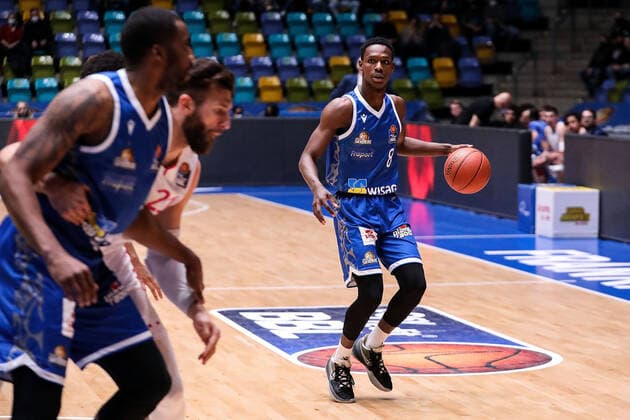10 04 2022, xmkx, Basketball BBL Bundesliga, Fraport Skyliners Telekom Baskets Bonn v l Brancou Badio Fraport Skyliners DFL DFB REGULATIONS PROHIBIT ANY USE OF PHOTOGRAPHS as IMAGE SEQUENCES and or QUASI VIDEO emspor Frankfurt am Main
