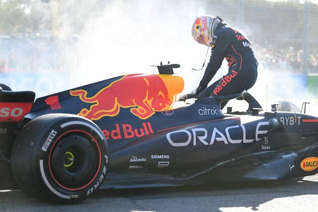 10th April 2022, Albert Park, Melbourne, Australia; FIA Formula 1 Australian Grand Prix, Race Day: Max Verstappen of the Netherlands and Red Bull Racing reacts to a car failure during the Australian Grand Prix  ActionPlus12377928 MorganxHancock