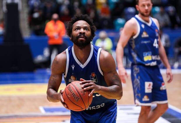 10 04 2022, xmkx, Basketball BBL Bundesliga, Fraport Skyliners Telekom Baskets Bonn v l Quantez Robertson Fraport Skyliners DFL DFB REGULATES PROHIBIT ANY USE OF PHOTOGRAPHS as IMAGE SEQUENCES and or QUASI VIDEO emspor Frankfurt am Main