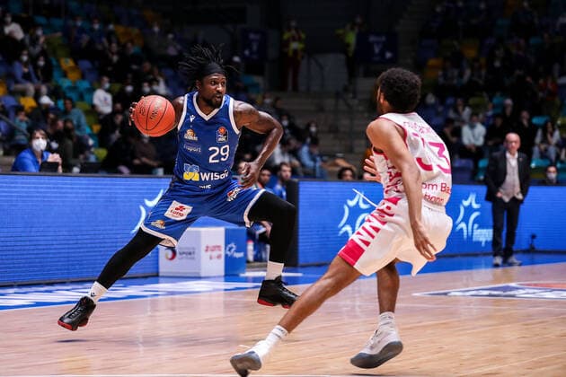 10 04 2022, xmkx, Basketball BBL Bundesliga, Fraport Skyliners Telekom Baskets Bonn v l Will Cherry Fraport Skyliners , Parker Jackson Cartwright Telekom Baskets Bonn DFL DFB REGULATIONS PROHIBIT ANY USE OF PHOTOGRAPHS as IMAGE SEQUENCES and or QUASI VIDEO emspor Frankfurt am Main