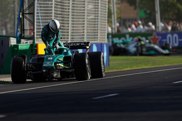 FORMULA 1 ROLEX AUSTRALIAN GRAND PRIX 2022 10 04 2022, Albert Park, Melbourne, FORMULA 1 ROLEX AUSTRALIAN GRAND PRIX 2022 , in the picture failure of Sebastian Vettel DEU , Aston Martin Aramco Cognizant Formula One Team nordphotoxGmbHx xBratic nph00250