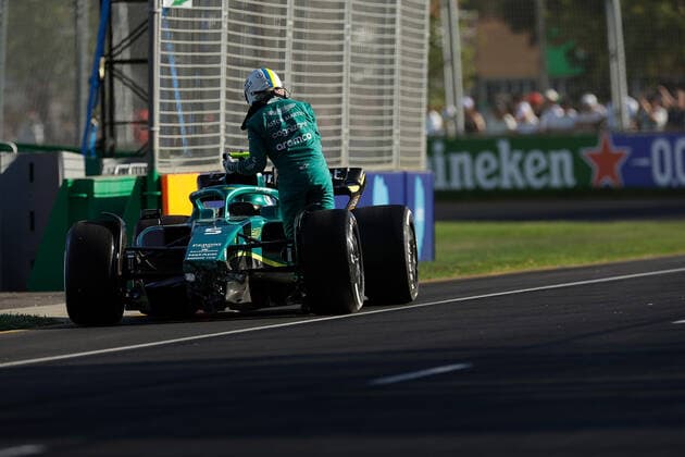FORMULA 1 ROLEX AUSTRALIAN GRAND PRIX 2022 10 04 2022, Albert Park, Melbourne, FORMULA 1 ROLEX AUSTRALIAN GRAND PRIX 2022 , in the picture failure of Sebastian Vettel DEU , Aston Martin Aramco Cognizant Formula One Team nordphotoxGmbHx xBratic nph00250
