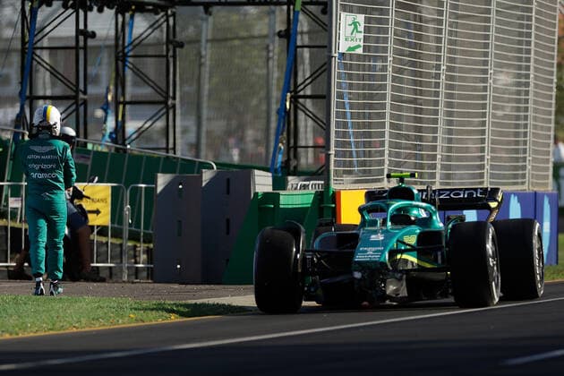 FORMULA 1 ROLEX AUSTRALIAN GRAND PRIX 2022 10 04 2022, Albert Park, Melbourne, FORMULA 1 ROLEX AUSTRALIAN GRAND PRIX 2022 , in the picture failure of Sebastian Vettel DEU , Aston Martin Aramco Cognizant Formula One Team nordphotoxGmbHx xBratic nph00250