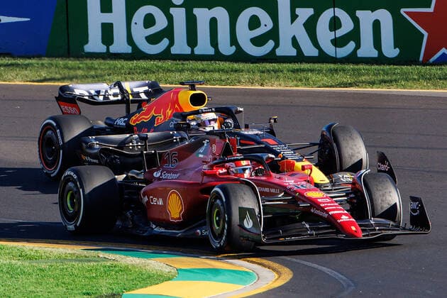 FORMULA 1 ROLEX AUSTRALIAN GRAND PRIX 2022 10 04 2022, Albert Park, Melbourne, FORMULA 1 ROLEX AUSTRALIAN GRAND PRIX 2022 , in picture Charles Leclerc MCO , Scuderia Ferrari, Max Verstappen NEL , Oracle Red Bull Racing nordphotoxGmbHx xBratic nph00250